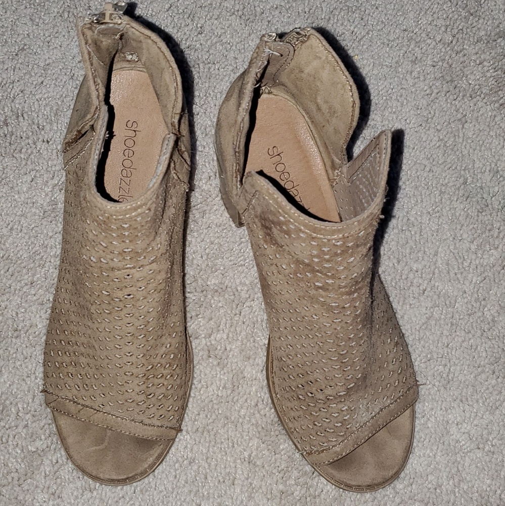 Shoes - Picture 2 of 4